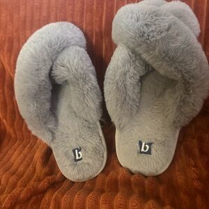 Cozy Gray Faux Fur Slippers